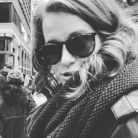 Meet your Posher, Leann - Picture 1 of 1